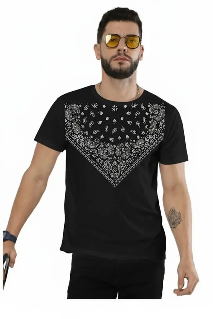 BLACK BANDANA SCARF GRAPHIC T-SHIRT
